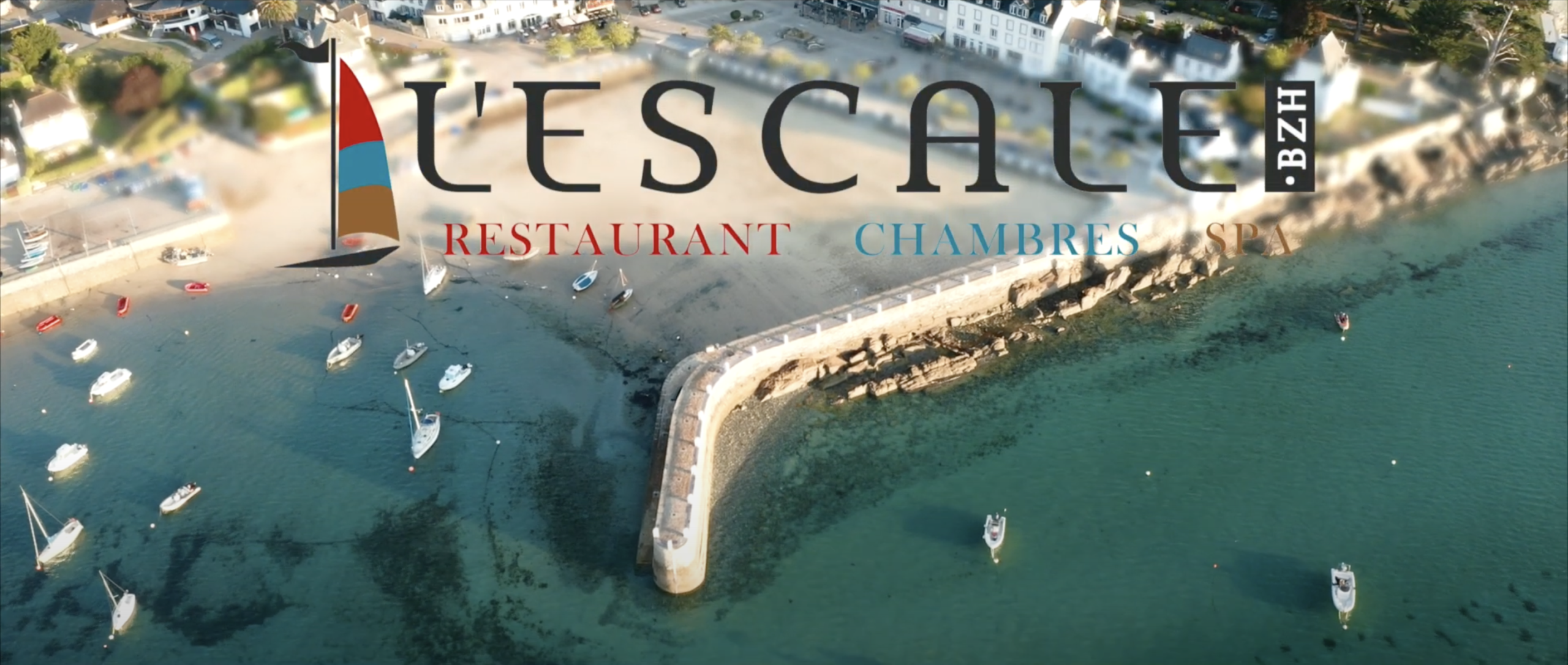 Vue aérienne du port de Locquirec, utilisée dans le film pour la chambre d’hôtes L’Escale