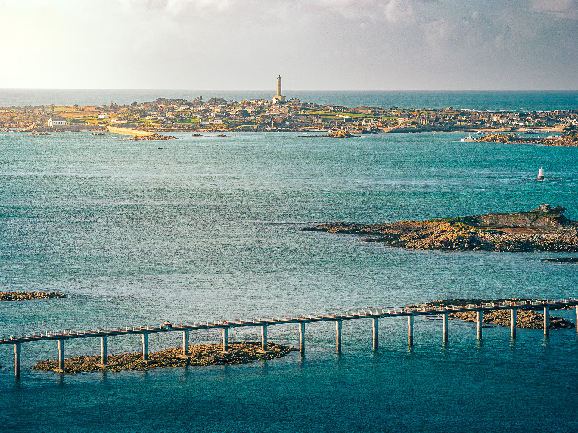 Estacade de Roscoff vers l'Île de Batz, prises de vue drone Roscoff